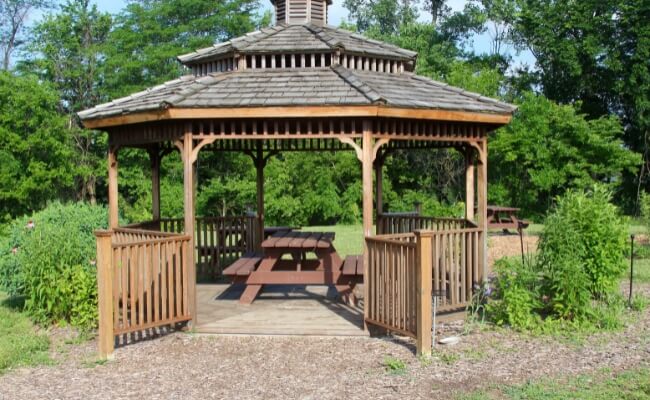 Gazebo Kayu Tradisional (Klasik)