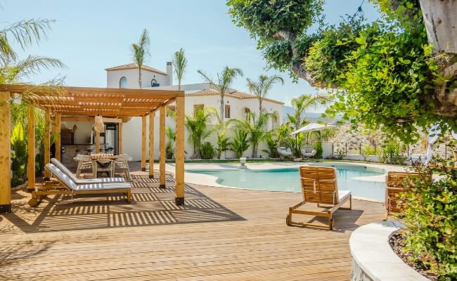 Pergola (Bingkai untuk Tanaman Rambat)